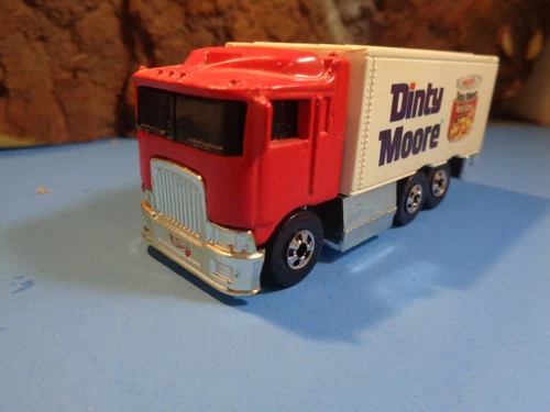 HOT WHEELS 1991 VINTAGE DINTY MOORE TRUCK  ,  IN MINT CONDITION     5-112-2-5
