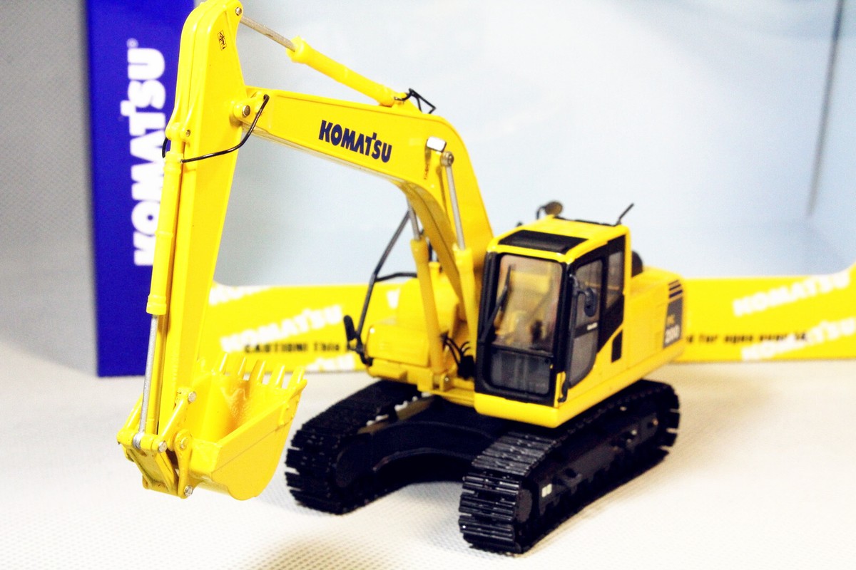1/50 Scale Komatsu PC200 Hydraulic Excavator Diecast Model