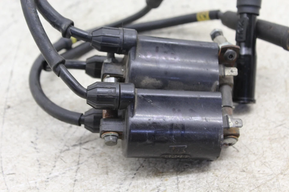 1995 SUZUKI GSXR750W BOBINAS DE IGNIÇÃO FABRICANTE DE EQUIPAMENTO ORIGINAL BOBINA VELA DE IGNIÇÃO TAMPAS B28D - Imagem 2 de 4