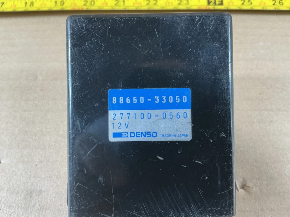 Módulo de control de relé amplificador AMP Toyota Camry 1992-1996 88650-33050 Foto 2 de 4