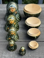 Vintage Russian Nesting Dolls Set Of 5 Handpainted