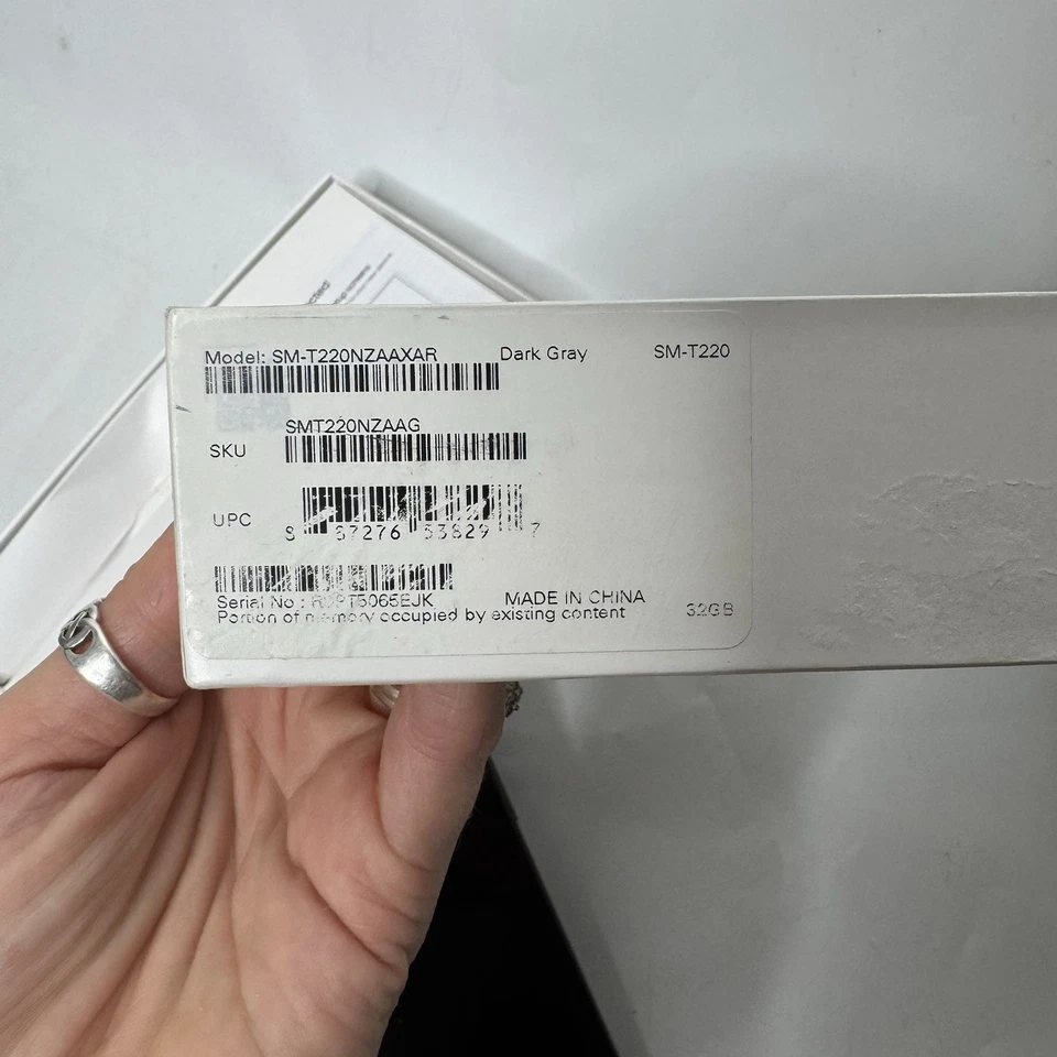 Tablet Samsung Galaxy Tab A7 8.7" Lite 32 GB Gris Oscuro SOLO PARA REPUESTOS Paquete Foto 4 de 4