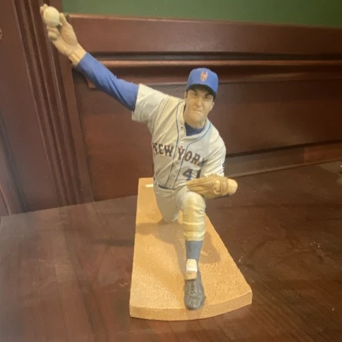 McFarlane Tom Seaver MLB New York Mets #41 Pitcher Collectible Figure 2004