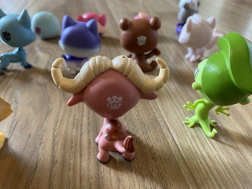 My Little Pet Shop LPS Mixed Lot of 18 Figures + 5 more: Cats, Dogs, Bird, Bear - Picture 9 of 10