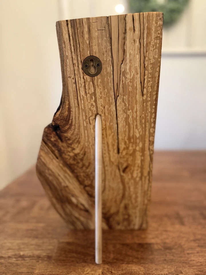 Soporte de exhibición de cuchillo de arce dividido o montado en la pared. Grabado láser disponible. Foto 3 de 4