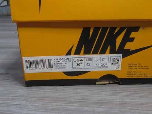 Size 8.5 - Jordan 1 Retro OG High Yellow Toe - Picture 8 of 8