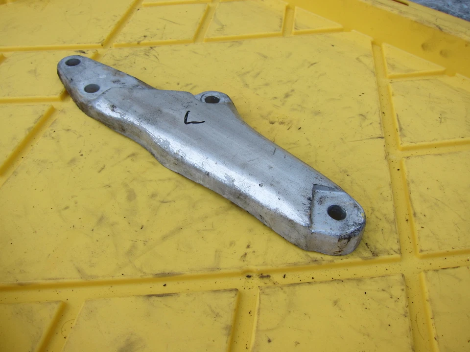 1982 Suzuki GS1100 GL OEM SUPORTE DE APOIO PARA OS PÉS DIANTEIRO ESQUERDO - Imagem 2 de 4