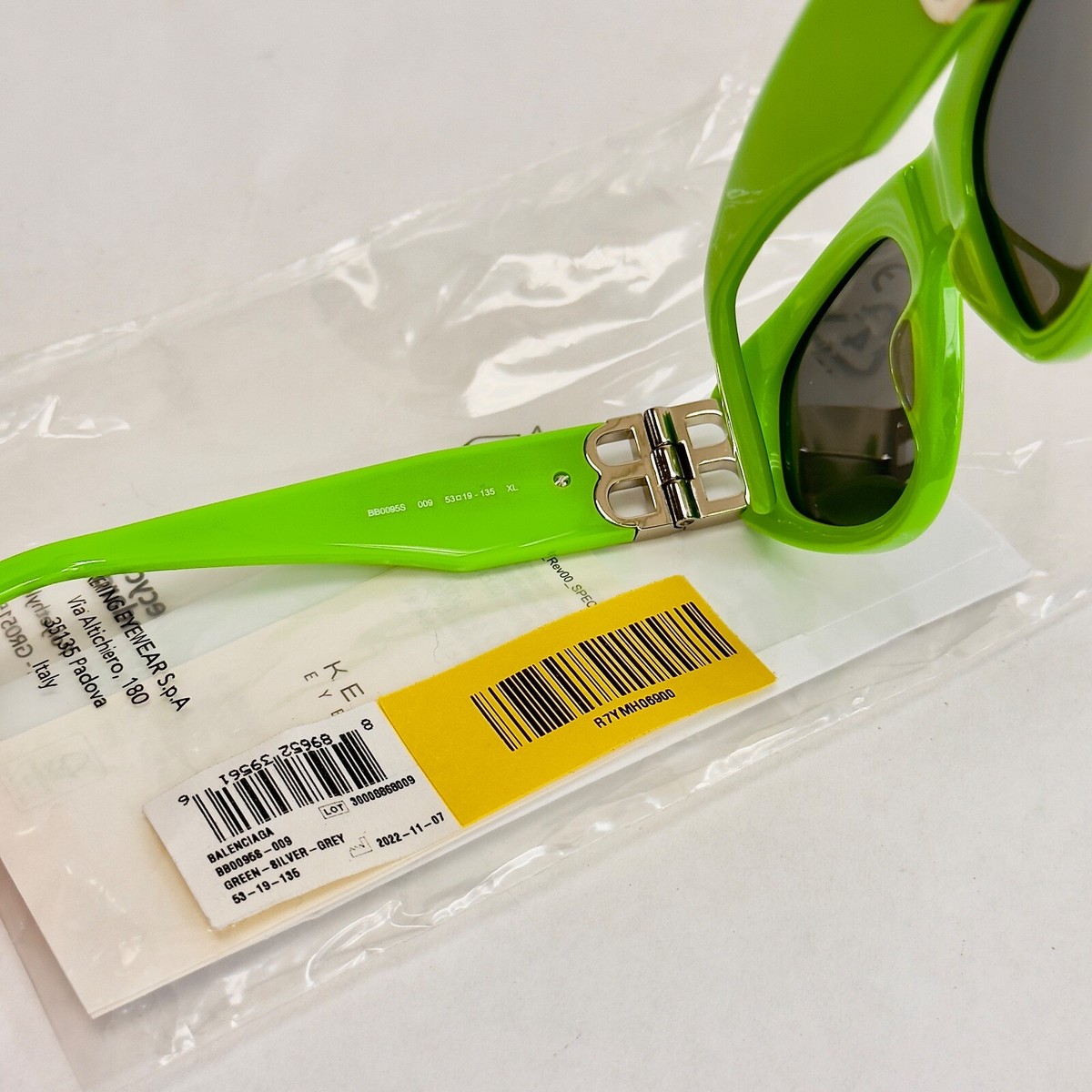サングラス BALENCIAGA Woman Sunglasses Lime BB0095S 009 Balenciaga BB0095S 009 Sunglasses - US