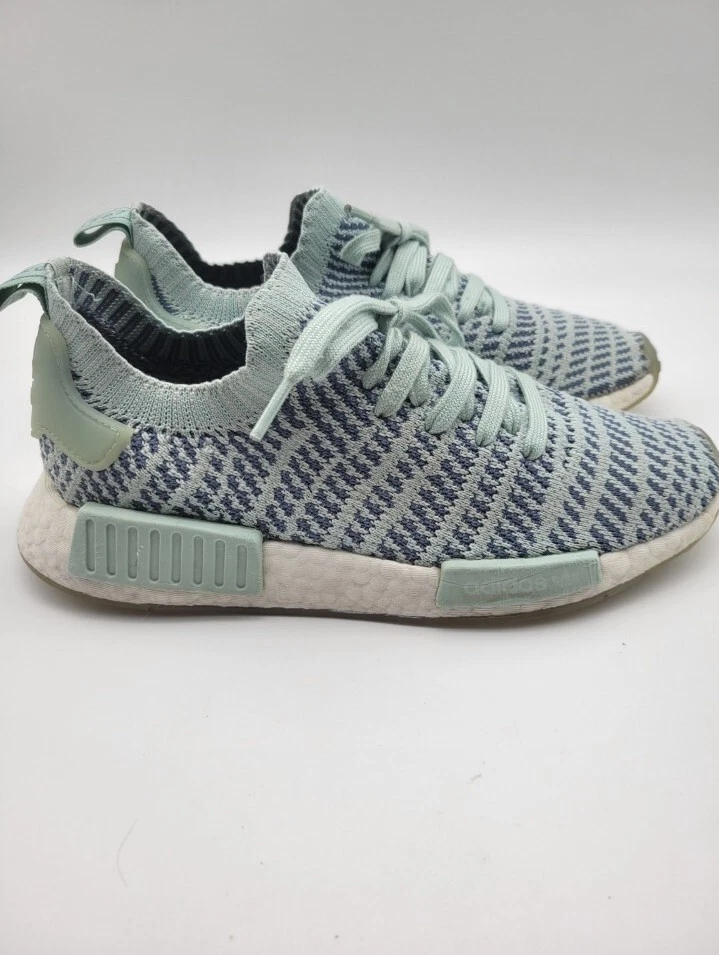 Adidas women's blue nmd_r1 stlt store primeknit sneakers