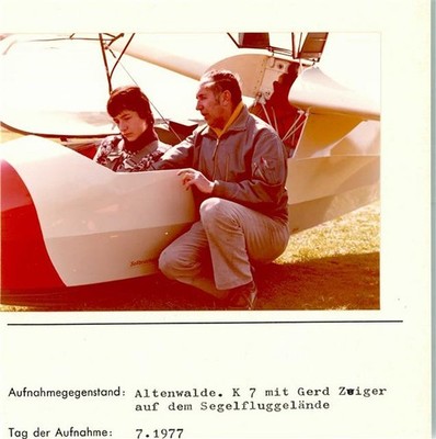 10190020 - 2190 Altenwalde Segelflugplatz K7 mit Gerd Zeiger auf dem
