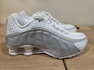 Nike Shox R4- White Metallic Silver - Men's 7/Women's 9.5 -Brand New