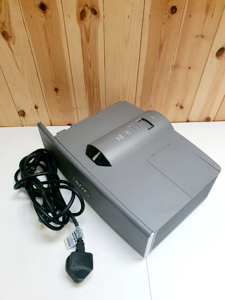 Smart UF65 Projector - Image 3 of 4