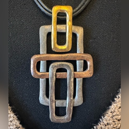 Collana dichiarazione geometrica moderna ciondolo metallo misto cordino nero - Foto 3 di 8