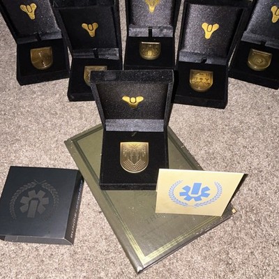 Bungie Destiny 2 Crow Warden Commemorative Pin in Presentation Display Box
