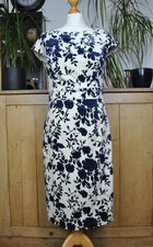 Land’s End Regal Floral Velvet Pencil Dress Size 12 Navy and Beige Woven Fabric