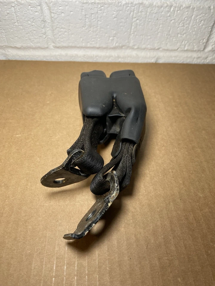 Subaru Legacy 2015 2016 receptor de hebilla de cinturón de seguridad central trasero OEM Foto 4 de 4