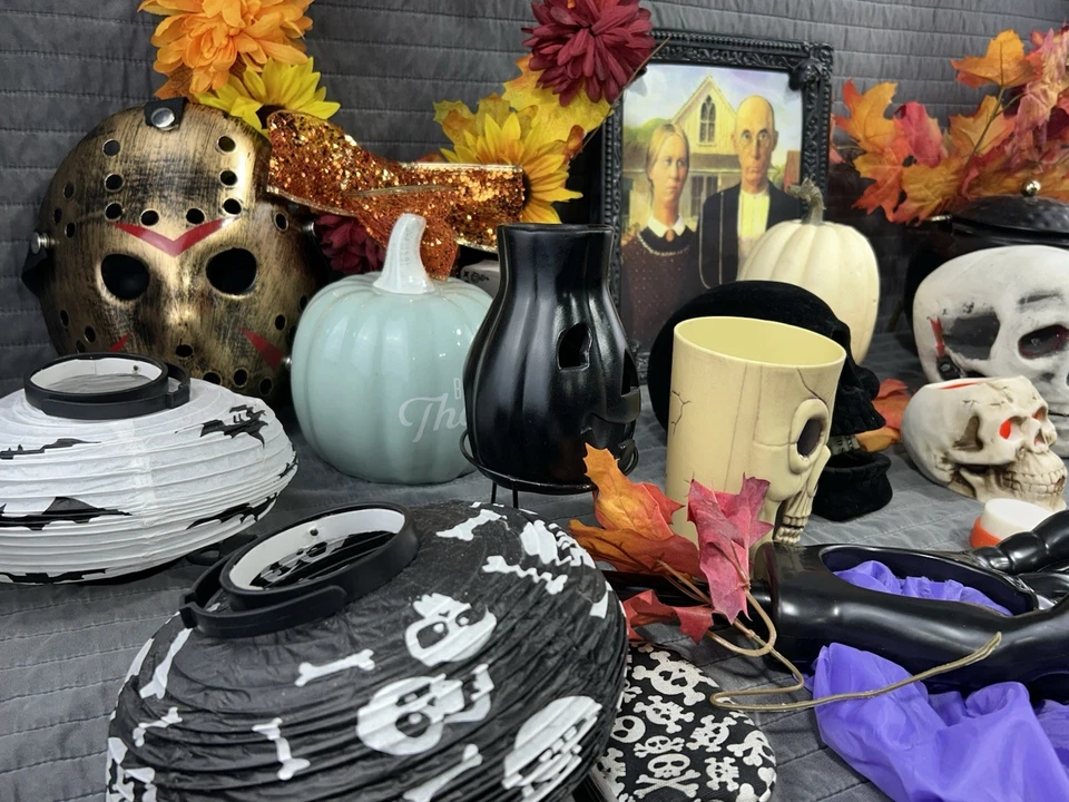 Lot of Halloween Decorations Indoor Outdoor - Image 3 of 4