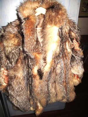 LUXURIES CRYSTAL FOX JACKET SIZE LARGE, HAS SOME DAMAGE, READ BELOW