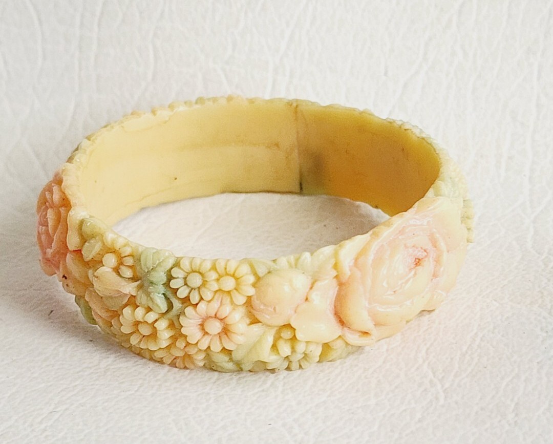 VINTAGE HOLLYWOOD★Flutter Daisy Bracelet/追跡送 Vintage Carved Celluloid Rose Daisy Pastel Floral Flower