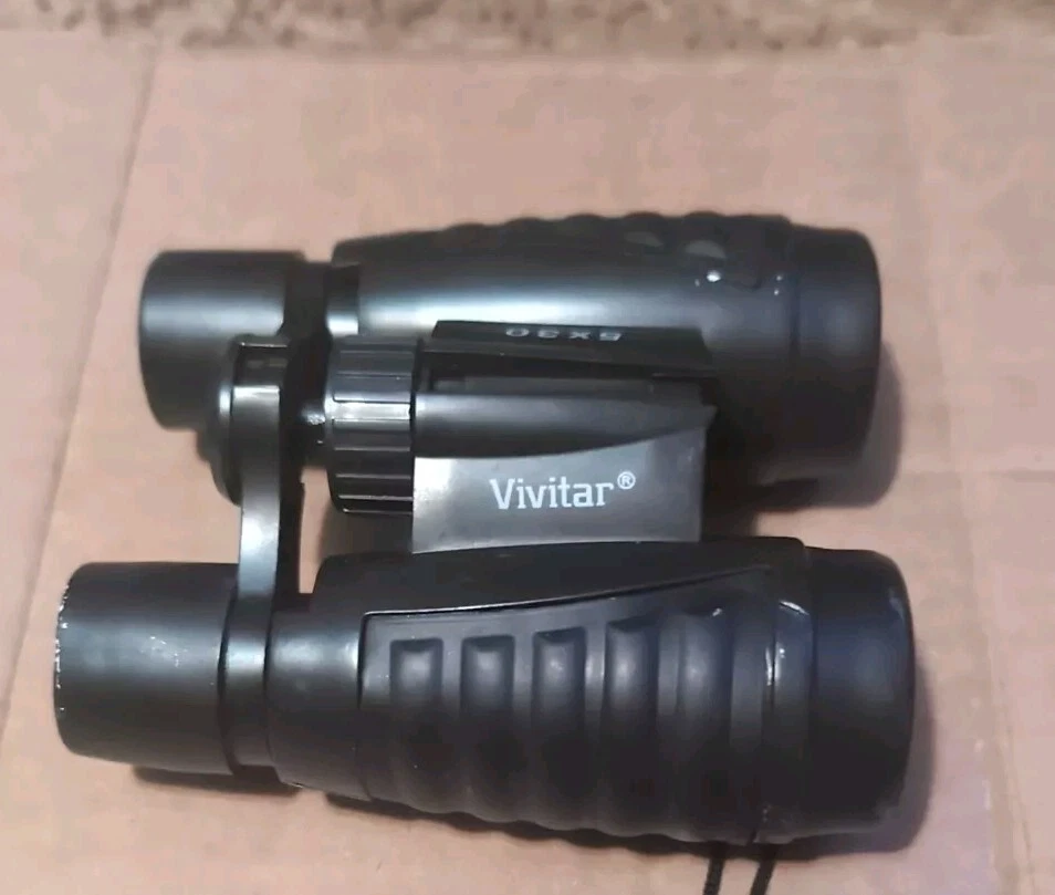 Vivitar 5 X 30 Compact Binoculars with Neck Strap - Image 2 of 4
