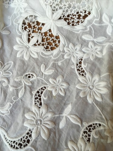 100% cotton Embroidery fabric intricate lace panel (49”x23”) one of a kind - Picture 5 of 10