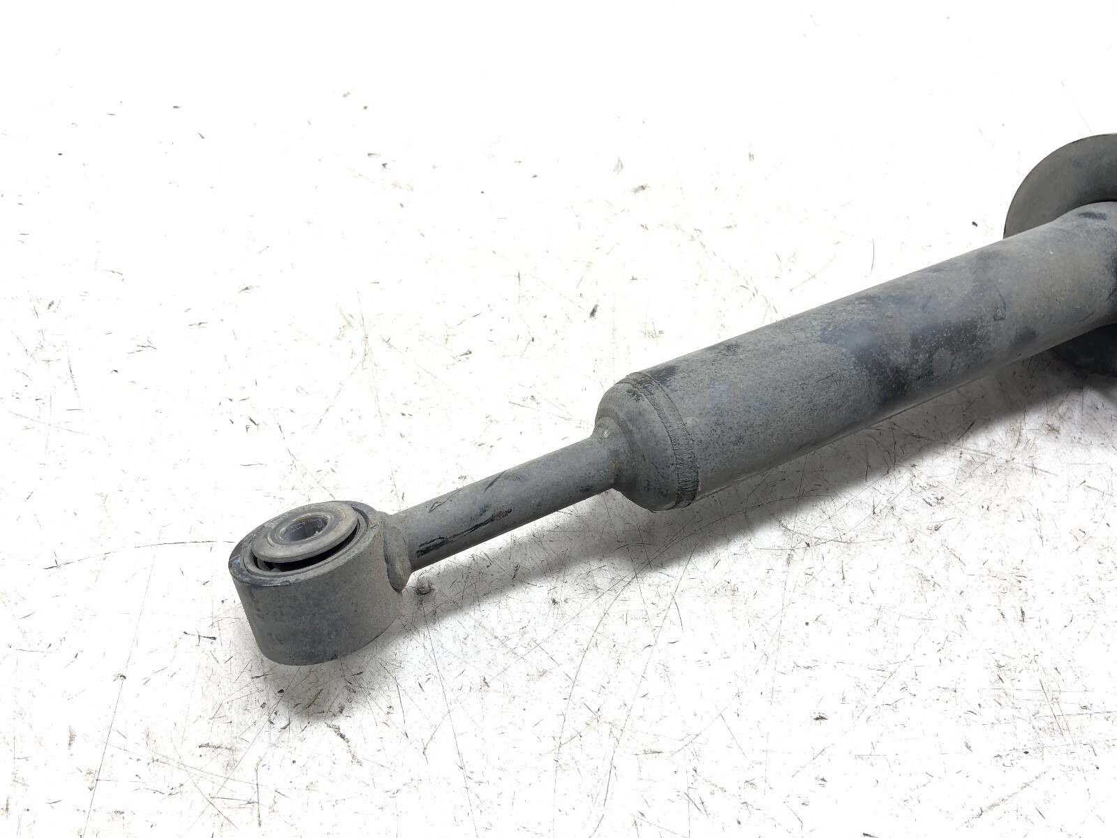 2014-2022 MASERATI GHIBLI RWD RIGHT PASSENGER FRONT SHOCK ABSORBER STRUT OEM.