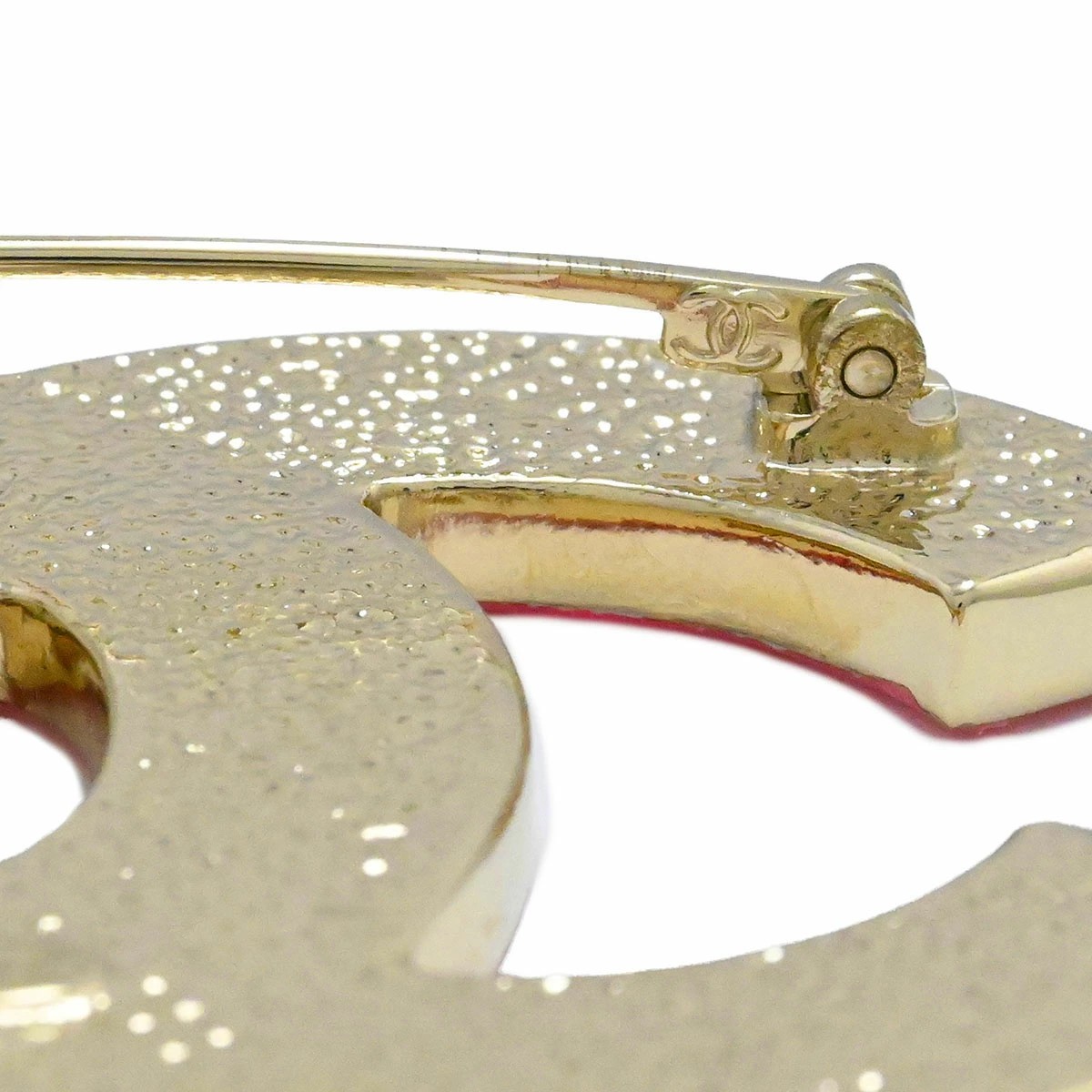 CHANEL CC Logos Pink Enamel Pin Brooch Gold Tone B24 Auth w/Box CHANEL CC Logos Pink Enamel Pin Brooch Gold Tone B24 Auth w/Box