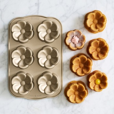 Nordic Ware Platinum Series Daisy BUTTERCUP Cakelet Pan Made in the USA 6 Cup