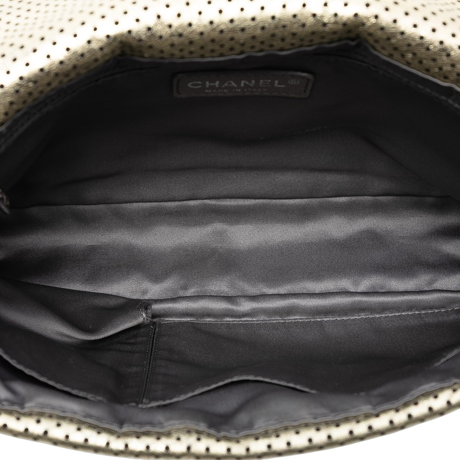 Authenticated Chanel Medium Reissue Perforated Ca… - image 4