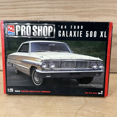 VTG AMT ERTL Pro Shop 1964 Ford Galaxie 500 XL 1/25 Scale Model