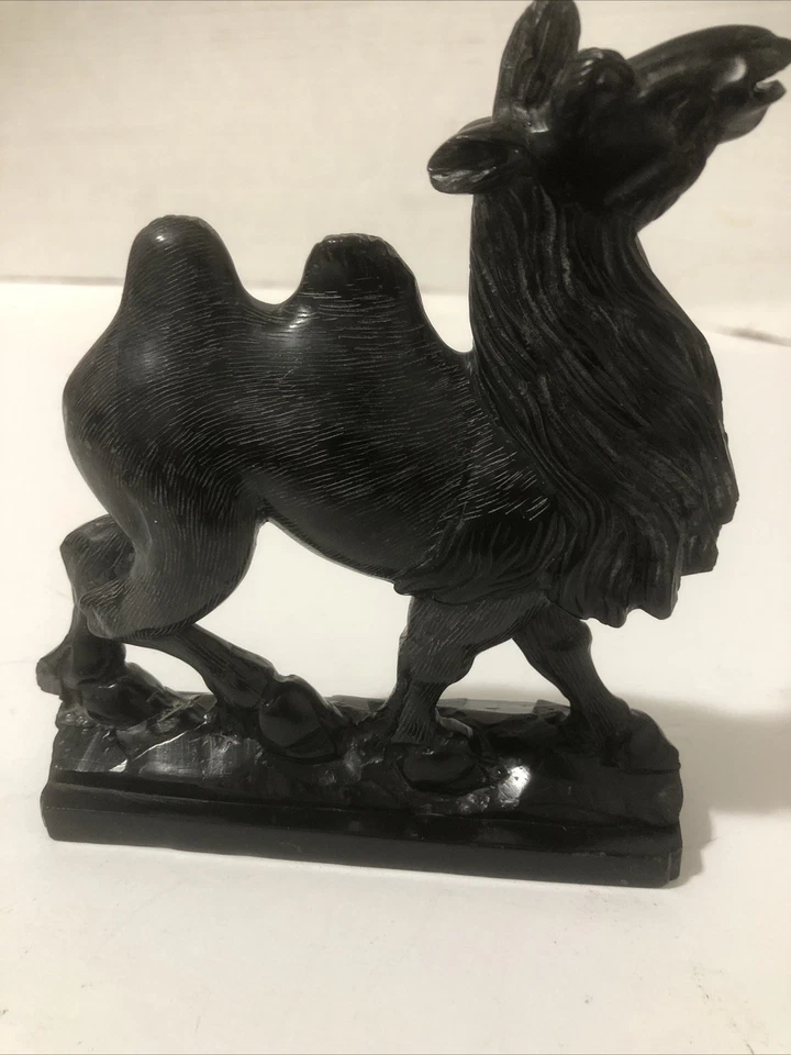 Antiguo camello chino tallado en mármol negro/piedra sobre base GRAN TOUR. Bien hecho Foto 2 de 4