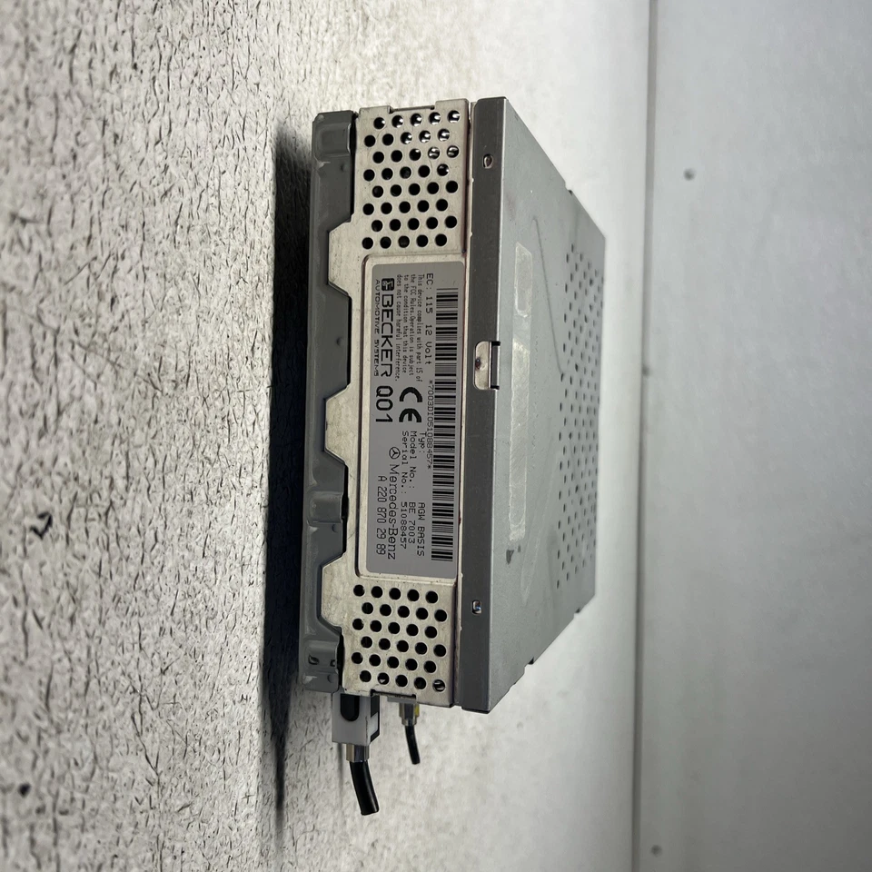 Оригинальный модуль аудиошлюза 03–06 Mercedes SL500 SL55 AMG A2208702989 - Изображение 3 из 4