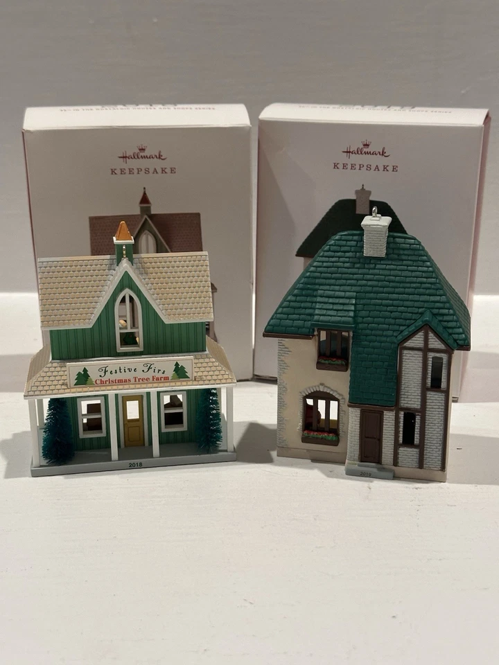 Ornamentos lembrança Hallmark duas casas e lojas nostálgicas 2018-19 H15 - Imagem 3 de 4