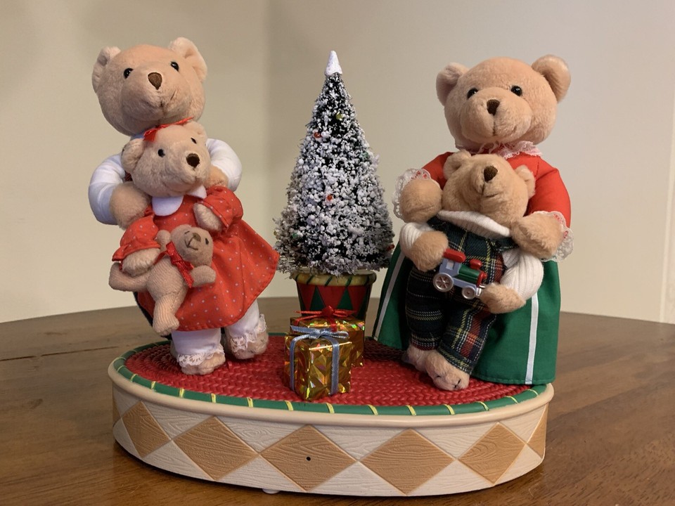 Avon Christmas Teddy Bear Family Animated Talks Sings Tree Lights VTG