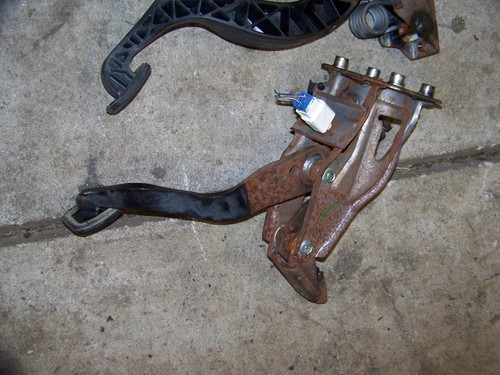 2007 Toyota Tacoma Manual OEM hydraulic clutch And Brake Pedal Swap SET - Bild 3 von 10