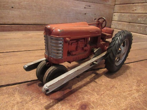 Vintage Die Cast HUBLEY Farm Tractor - PARTS! - Picture 14 of 14