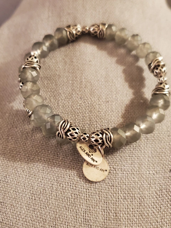 Pulsera envolvente de cuentas de vidrio esmerilado azul Alex & Ani Foto 2 de 4