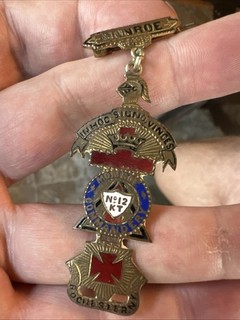 KNIGHTS TEMPLAR 1880 Monroe Rochester COMMANDERY Triennial Conclave Badge