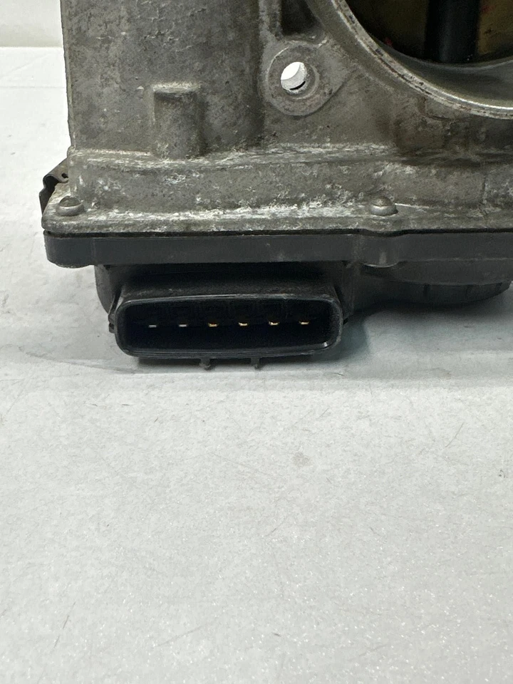 Carrocería del acelerador Toyota Highlander 2004 a 2010 conjunto de válvula 6 cilindros OEM 2203020060 Foto 3 de 4