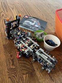 LEGO TECHNIC: Mercedes-Benz Arica 3245(42043) excellent condition, retired