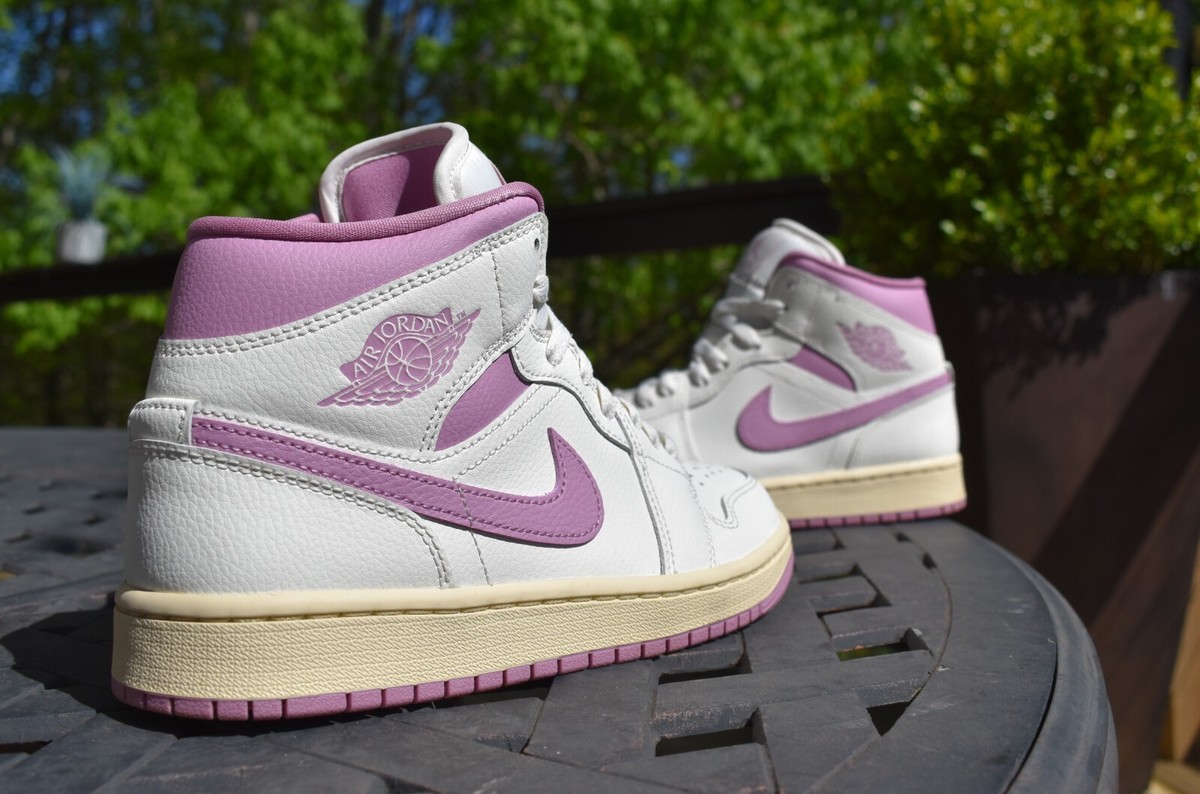 Nike Women's Air Jordan 1 Mid 