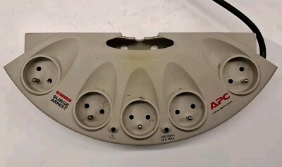 APC Surge Arrest E20T-FR Socket 5 Stecker Schuko Protection Überspannungsschutz
