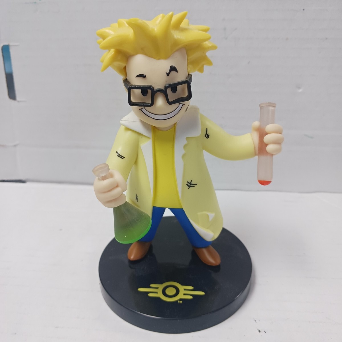 CultureFly Fallout - Vault Boy Chemist Perk - Vinyl Figure Medium