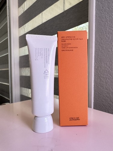 SULWHASOO Protezione Solare UV Daily Tone Up 50ml SPF50+ PA++++ Versione Duty Free - Foto 2 di 3