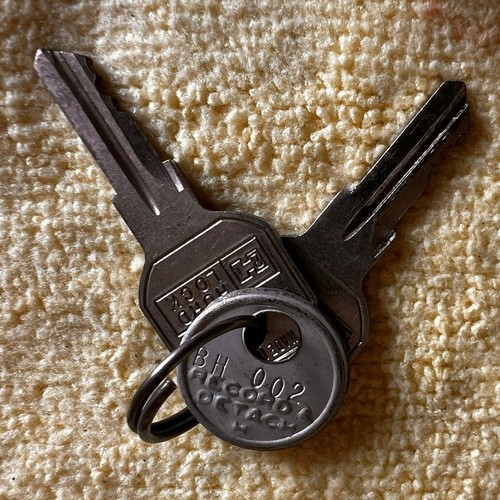 Vintage Hurd Cabinet Lock With 2 Keys ~ BH 002 ~ USA - Picture 9 of 11