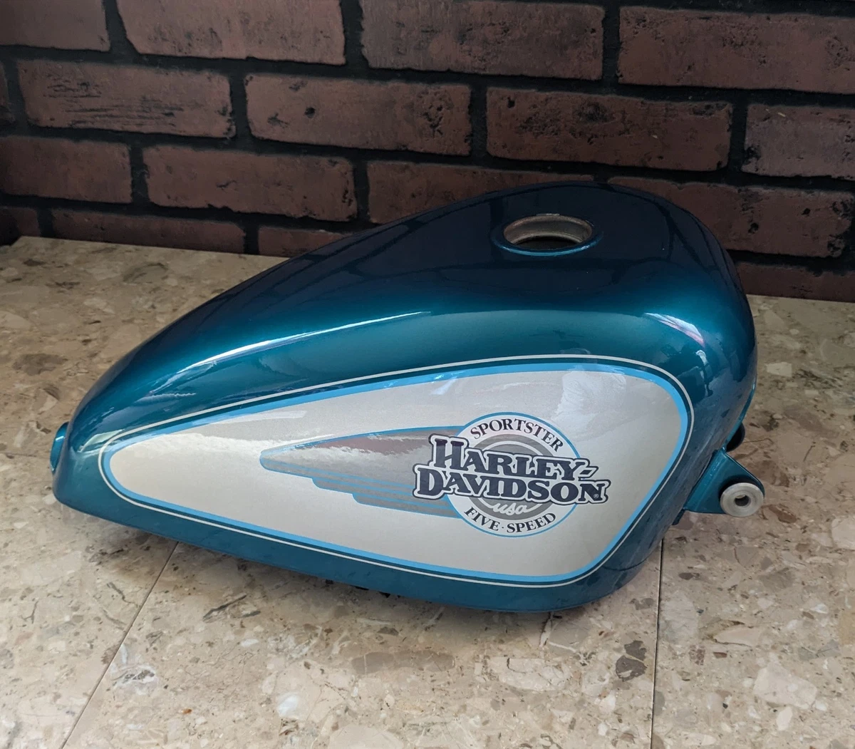 25+ Harley-Davidson OEM Paint Motorcycle & Scooter Fuel Tanks for