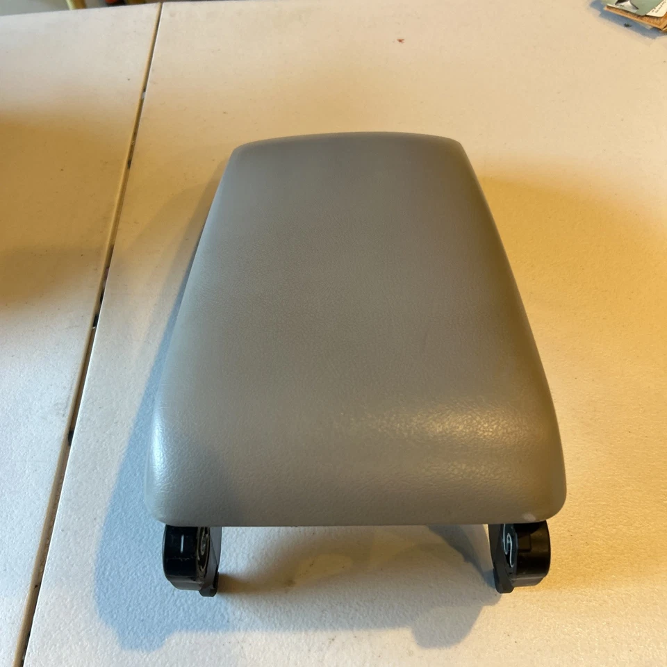 Toyota Camry 2012-2017 consola central deslizante tapa reposabrazos gris OEM Foto 2 de 4