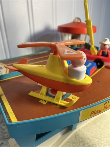 1972 Fisher Price Little People Family Play Airport #966 W/some Accessories - Picture 6 of 18