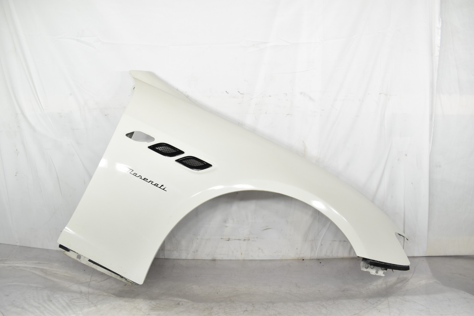 14-24 Maserati Quattroporte M156 S Q4 GTS Right Side Fender Assembly White OEM