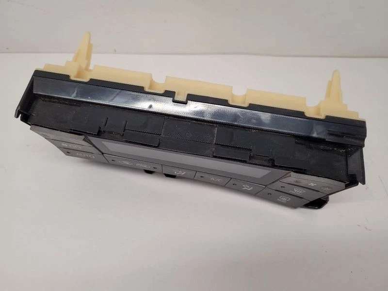 Toyota Prius 2012 calefacción climatización enchufable (VIN DP, 7º y 8º dígitos) Foto 4 de 4